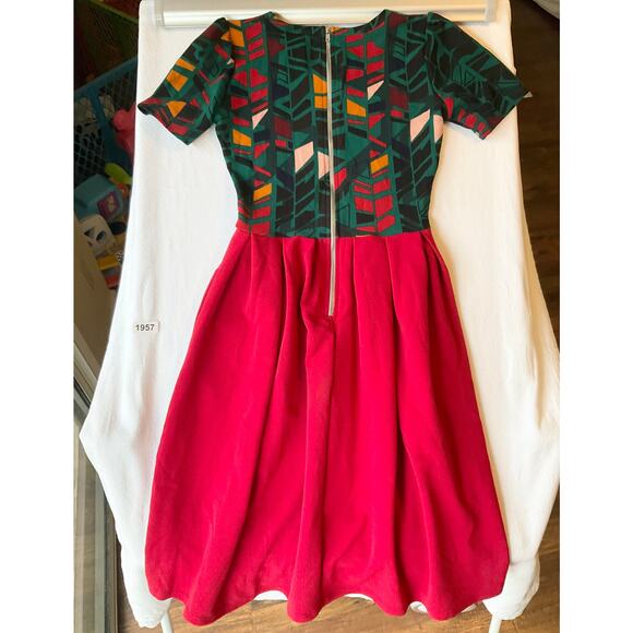 Lularoe Women’s Short Sleeve Screw Neck Knee Length Dress size XS, Red & Green - Picture 11 of 11